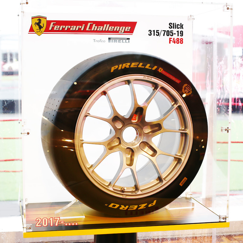 Pirelli racconta l’evoluzione tecnologica dei pneumatici al Ferrari challenge Pirelli racconta l’evoluzione tecnologica dei pneumatici al Ferrari challenge