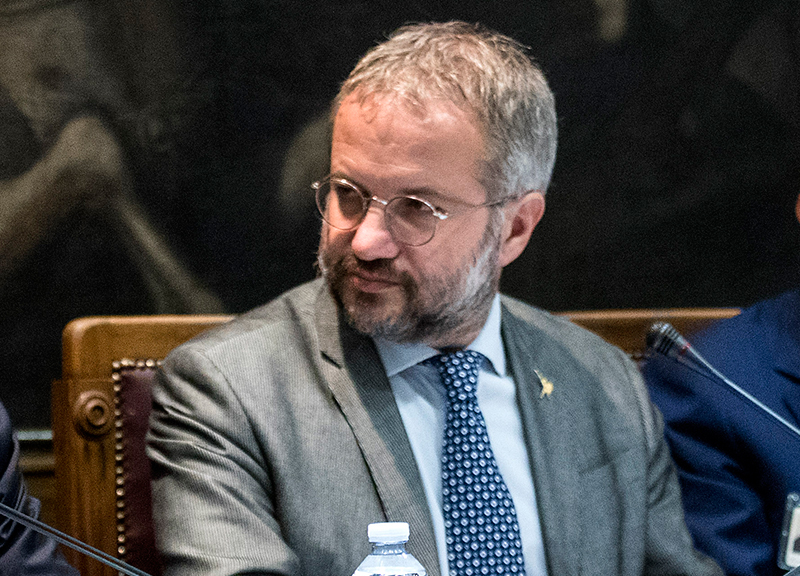 “Lo spread non dipende dal deficit. Fermano il Qe per colpire l’Italia” “Lo spread non dipende dal deficit. Fermano il Qe per colpire l’Italia”