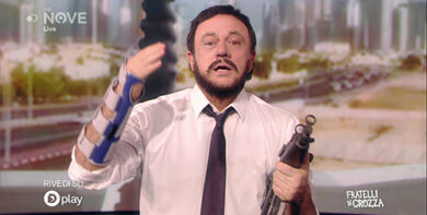 Crozza/Salvini improvvisamente innamorato del Qatar: “basta che paghino”