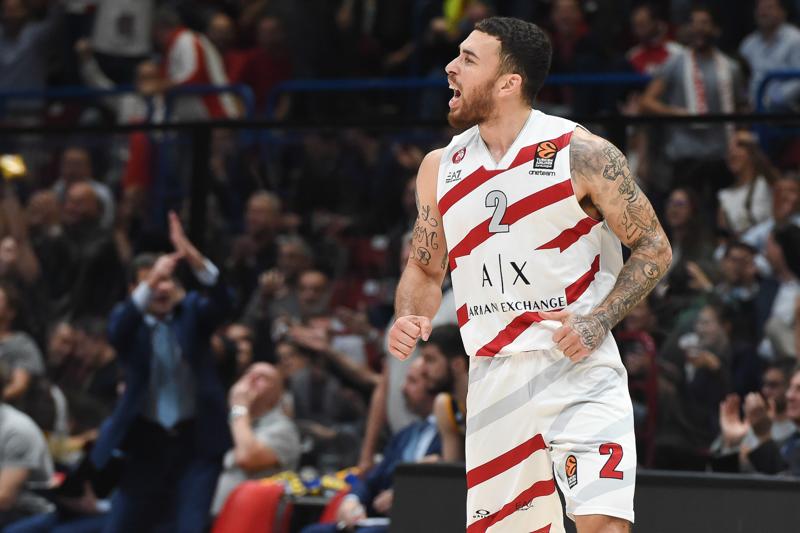 Galleria foto 'Olimpia Milano-Efes 81-80, Mike James fa esplodere il Forum all’ultimo secondo' - foto 1