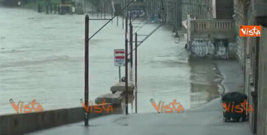 Maltempo, il Po esce dagli argini a Torino