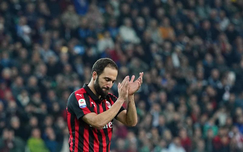 Milan-Juventus, Higuain recupera. Musacchio out 6-8 settimane. E Calhanoglu…
