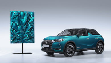 Al  DS World Paris l’artista Fernando Costa celebra la DS3 Crossback