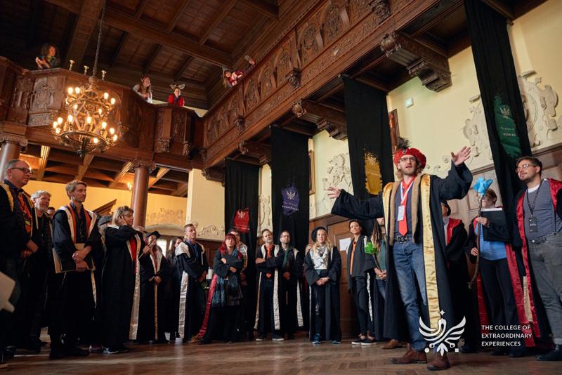 College of Extraordinary Experiences: 5 giorni di puro stupore e meraviglia College of Extraordinary Experiences: 5 giorni di puro stupore e meraviglia