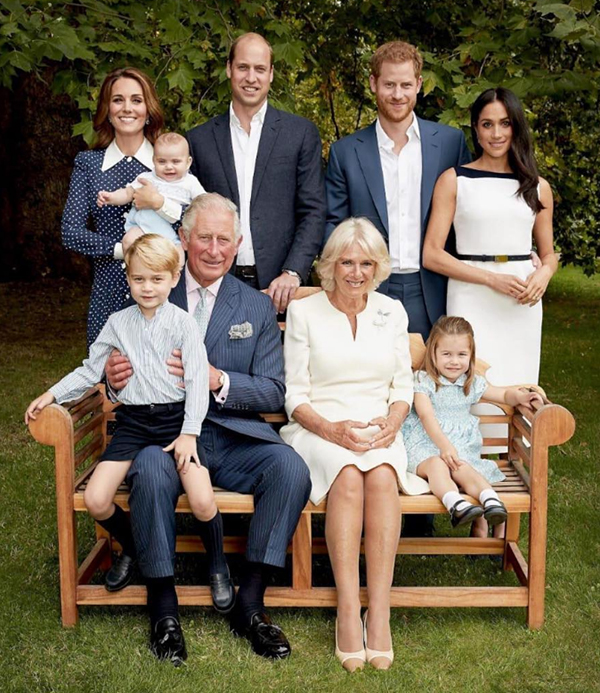 Carlo, party per i 70 anni. Diamanti “prestati” per Meghan. Royal Family News Carlo, party per i 70 anni. Diamanti “prestati” per Meghan. Royal Family News