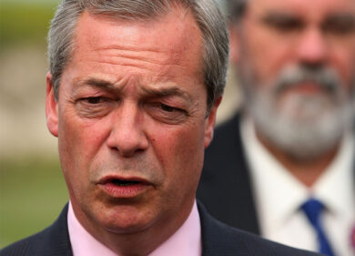 Brexit, Farage: “La May è finita. Un secondo referendum? Colpo di Stato”