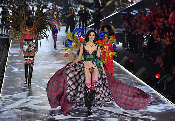 Victoria’s Secret, terremoto ai vertici. Lascia la ceo Jan Singer Victoria’s Secret, terremoto ai vertici. Lascia la ceo Jan Singer