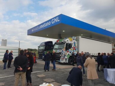 Snam, a Pesaro la prima stazione di rifornimento di gas naturale e biometano