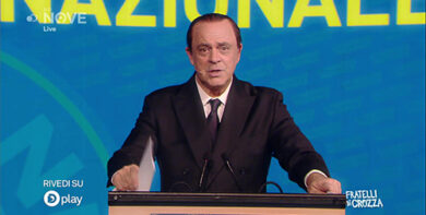 Crozza/Berlusconi: “Questo Governo ci porterà all’assolumismo…assolatismo…”