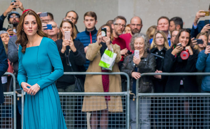 Carlo, party dei 70 anni. Kate Middleton look prima e dopo. Royal Family News Carlo, party dei 70 anni. Kate Middleton look prima e dopo. Royal Family News