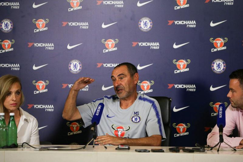 Sarri: “De Laurentiis? Addio un po’ così. Juventus? Si può battere” Sarri: “De Laurentiis? Addio un po’ così. Juventus? Si può battere”