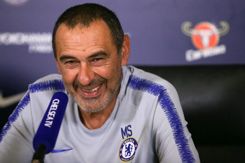 Sarri: “De Laurentiis? Addio un po’ così. Juventus? Si può battere” Sarri: “De Laurentiis? Addio un po’ così. Juventus? Si può battere”