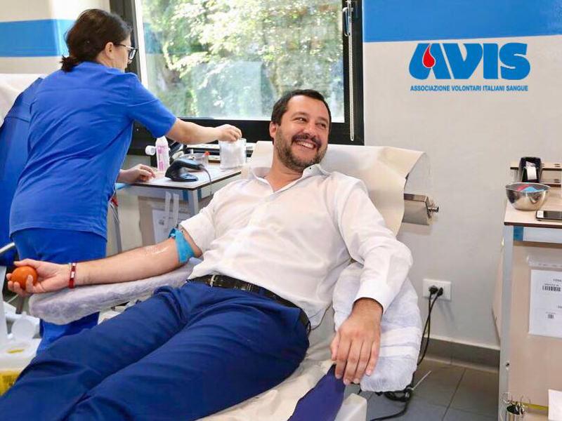 Salvini: “Donazione del sangue obbligatoria nelle scuole” Salvini: “Donazione del sangue obbligatoria nelle scuole”