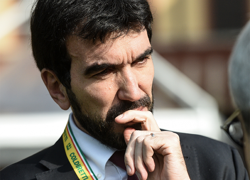 Pd, Martina si candida, l’annuncio alla sezione di San Lorenzo Pd, Martina si candida, l’annuncio alla sezione di San Lorenzo