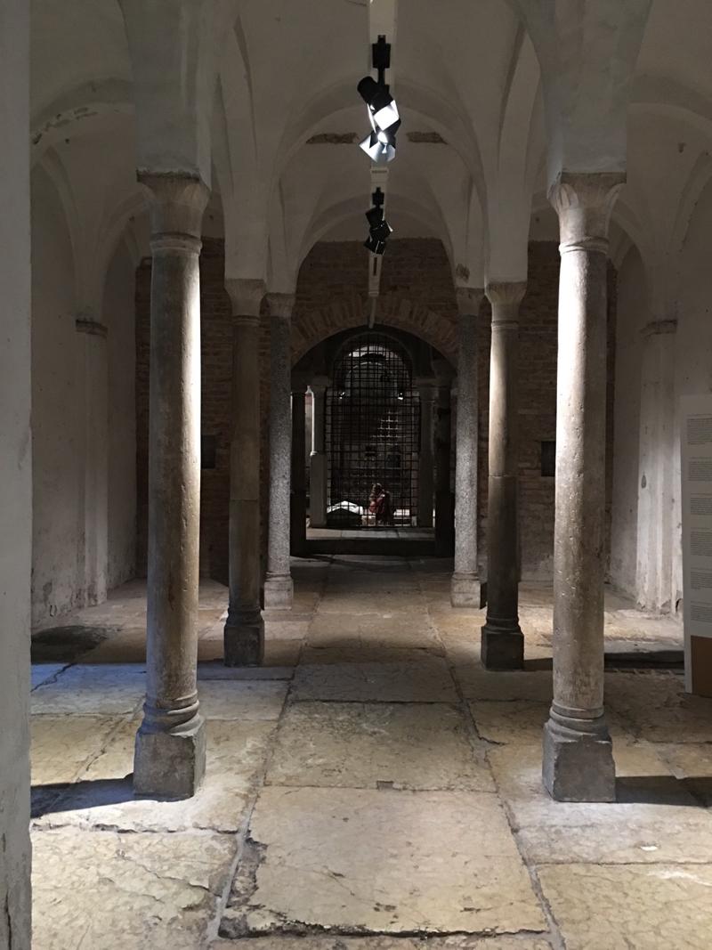 Santissima Trinità, la chiesa sotterranea e i codici di Leonardo rubati Santissima Trinità, la chiesa sotterranea e i codici di Leonardo rubati