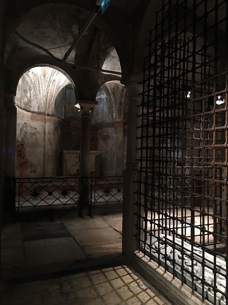 Santissima Trinità, la chiesa sotterranea e i codici di Leonardo rubati Santissima Trinità, la chiesa sotterranea e i codici di Leonardo rubati