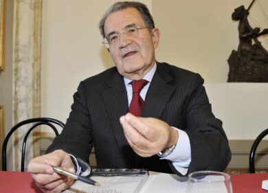 Pd, schiaffo di Prodi ai candidati segretario: “Solo nomi e nessun programma”