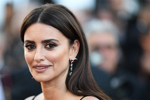 Penélope Cruz diventa una sirena per la nuova campagna di Costa Crociere Penélope Cruz diventa una sirena per la nuova campagna di Costa Crociere