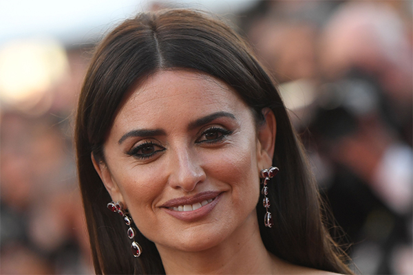 Penélope Cruz diventa una sirena per la nuova campagna di Costa Crociere Penélope Cruz diventa una sirena per la nuova campagna di Costa Crociere