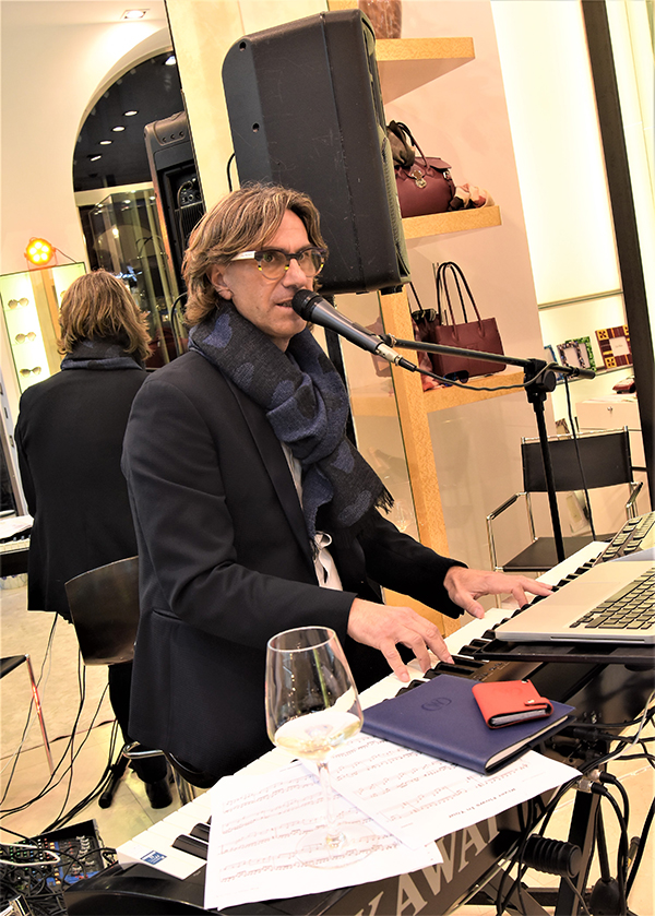 Luigi Petruzzi, showcase da De Wan con atmosfere da pianobar