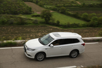 Mitsubishi  Outlander PHEV MY 2019, prestazioni pulite
