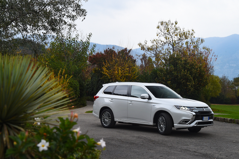 Mitsubishi  Outlander PHEV MY 2019, prestazioni pulite