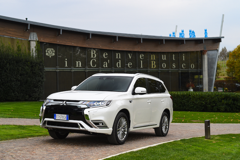 Mitsubishi  Outlander PHEV MY 2019, prestazioni pulite