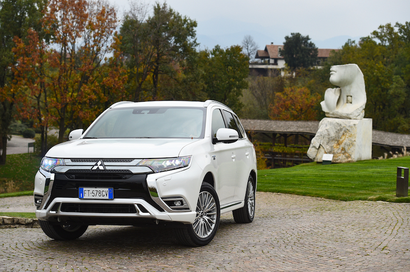 Mitsubishi  Outlander PHEV MY 2019, prestazioni pulite