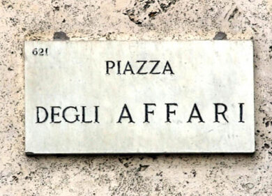 Borse in rialzo per l’effetto Powell. A Milano ok Luxottica. Spread a 287