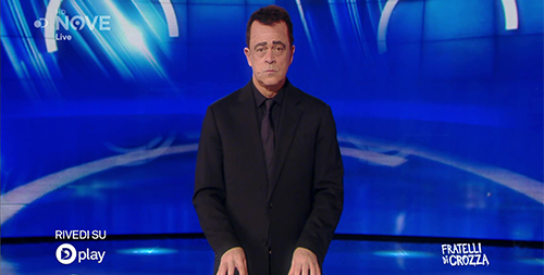 Monologo Crozza: “L’unico Forum che piace è quello fatto da una calibro 9” Monologo Crozza: “L’unico Forum che piace è quello fatto da una calibro 9”