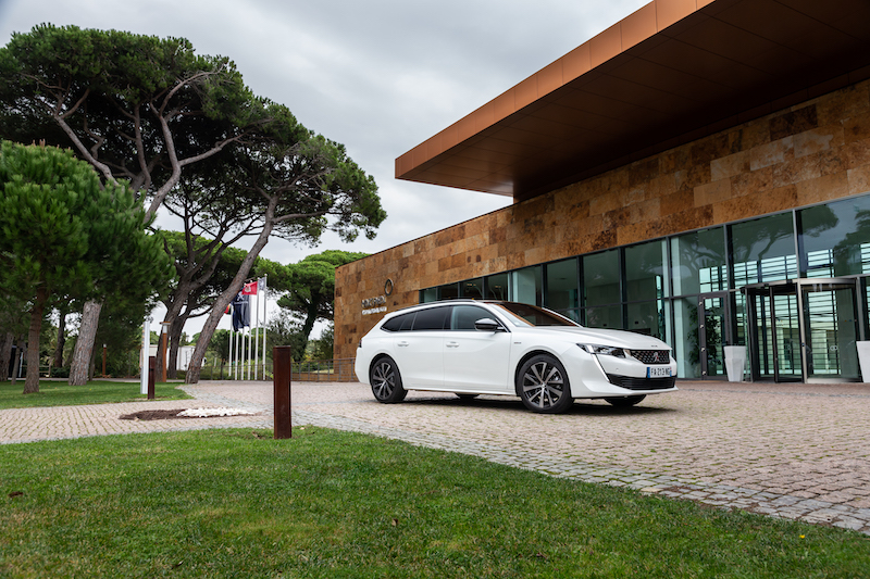 Nuova Peugeot 508 SW: la sfida al conformismo Nuova Peugeot 508 SW: la sfida al conformismo