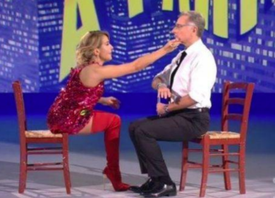 Ascolti Tv, Scherzi a Parte: esordio top con D’Urso, chiusura flop con Renzi