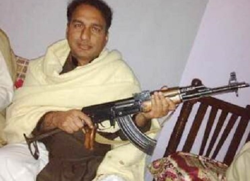 Brescia, eletto nel consiglio di quartiere il “candidato con il kalashnikov” Brescia, eletto nel consiglio di quartiere il “candidato con il kalashnikov”
