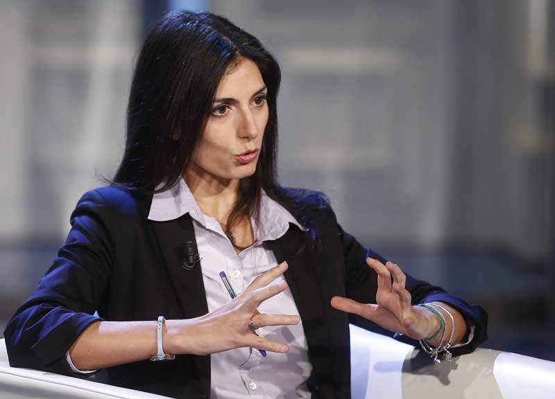 Roma, una petizione online per far dimettere Raggi. Il Pd prova la via del web Roma, una petizione online per far dimettere Raggi. Il Pd prova la via del web