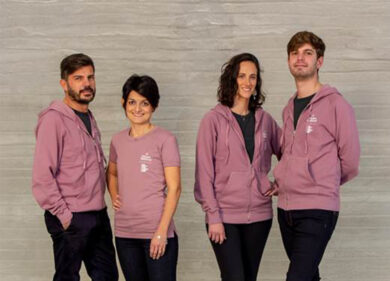 Vivienne Westwood firma le divise per il Museo della scienza e tecnologia