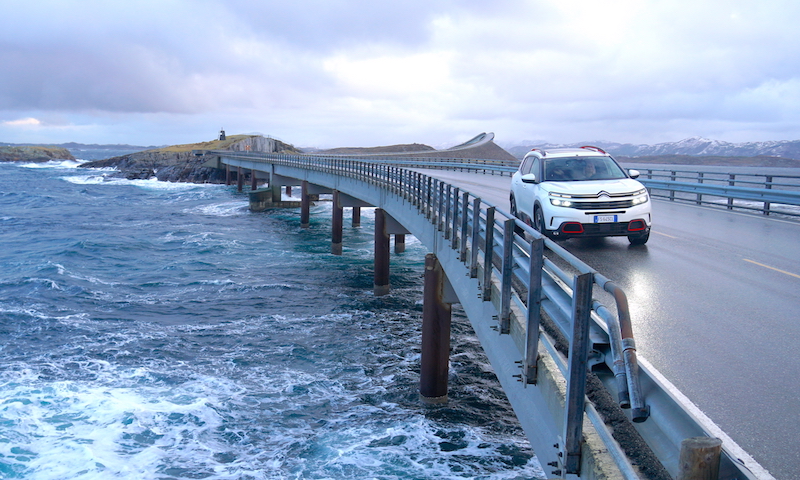 La Citroen C5 Aircross prosegue sulla mitica Atlantic Road