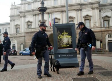 Prima della Scala: centri sociali in corteo, 900 agenti a teatro. FOTO