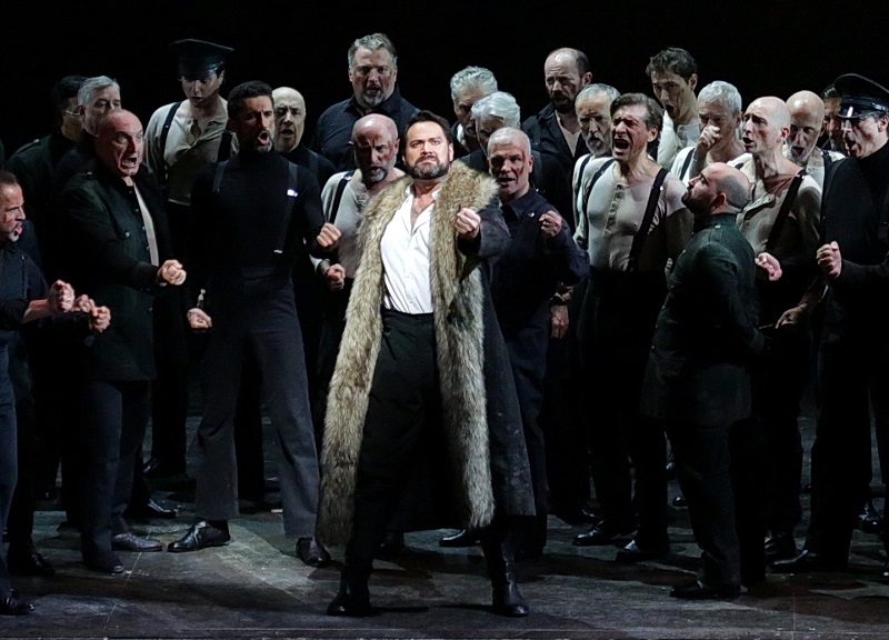 Attila, la Prima della Scala. Ovazione Mattarella e Tria in platea. FOTO-VIDEO Attila, la Prima della Scala. Ovazione Mattarella e Tria in platea. FOTO-VIDEO