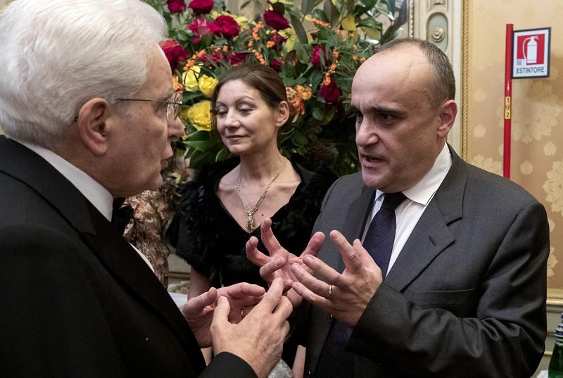 Attila, la Prima della Scala. Ovazione Mattarella e Tria in platea. FOTO-VIDEO Attila, la Prima della Scala. Ovazione Mattarella e Tria in platea. FOTO-VIDEO