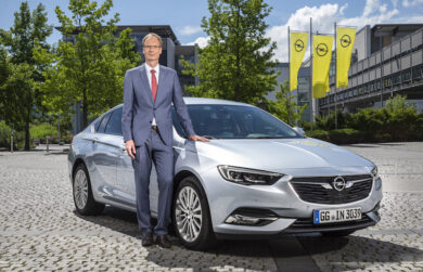 Per i suoi 120 anni Opel si regala l’elettrico