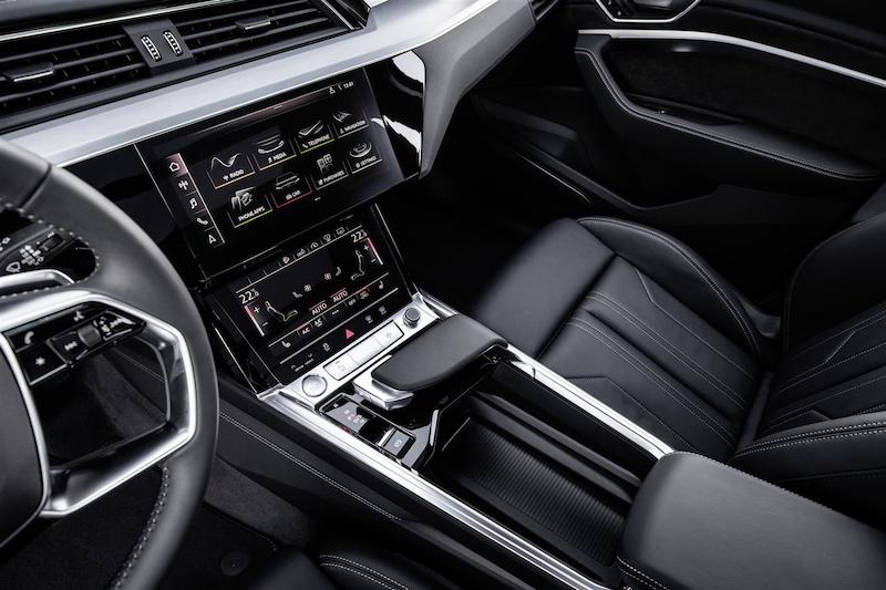 Audi e-tron: debutta il primo SUV 100% elettrico