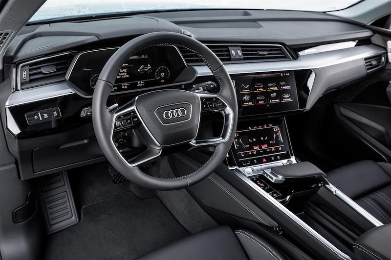 Audi e-tron: debutta il primo SUV 100% elettrico