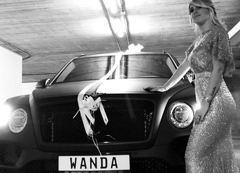 Icardi regala Bentley nera per il compleanno di Wanda Nara. Icardi news Icardi regala Bentley nera per il compleanno di Wanda Nara. Icardi news