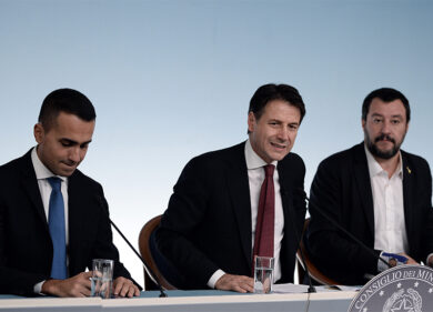 Manovra, Conte tira dritto. Salvini-Di Maio: “Piena fiducia in lui”