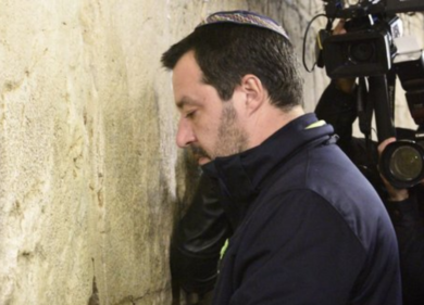 Salvini al Muro del Pianto spiazza la Sinistra. Ma non era “nazifascista”?