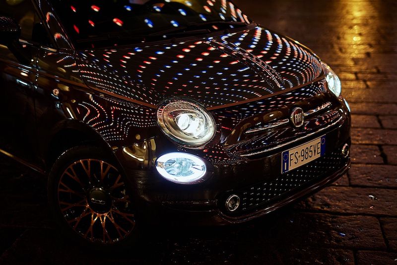 Fiat sfila tra le “Luci d’Artista” Fiat sfila tra le “Luci d’Artista”