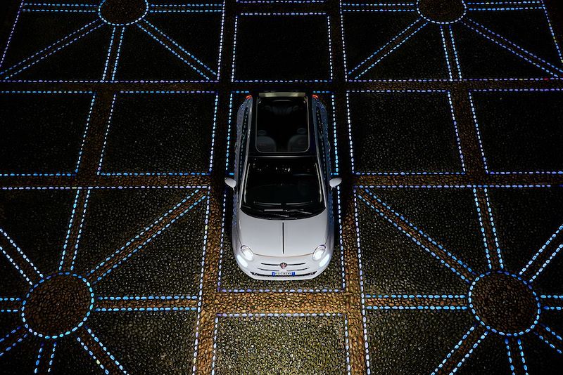 Fiat sfila tra le “Luci d’Artista” Fiat sfila tra le “Luci d’Artista”