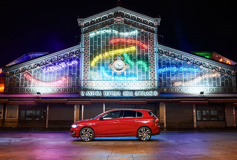 Fiat sfila tra le “Luci d’Artista” Fiat sfila tra le “Luci d’Artista”