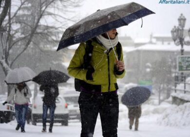 Previsioni meteo: maltempo, freddo e neve. Breve tregua martedì. Meteo news