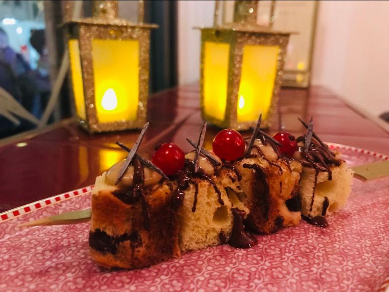 Natale, ecco il panettone spiedino di Filz con cioccolato fuso e… Natale, ecco il panettone spiedino di Filz con cioccolato fuso e…